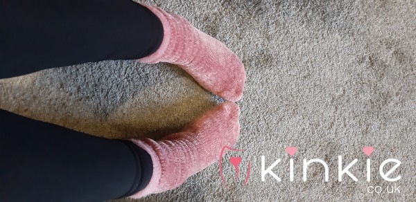 Moist Fluffy Pink Socks Worn For Days  Free Video Of Me Wiggling Toes ⭐⭐⭐⭐⭐