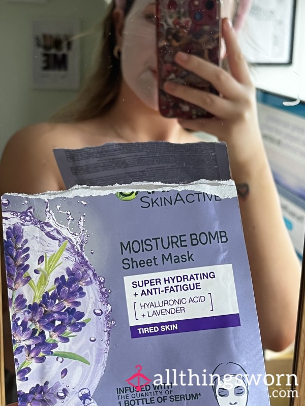 Moisture Bomb Facemask