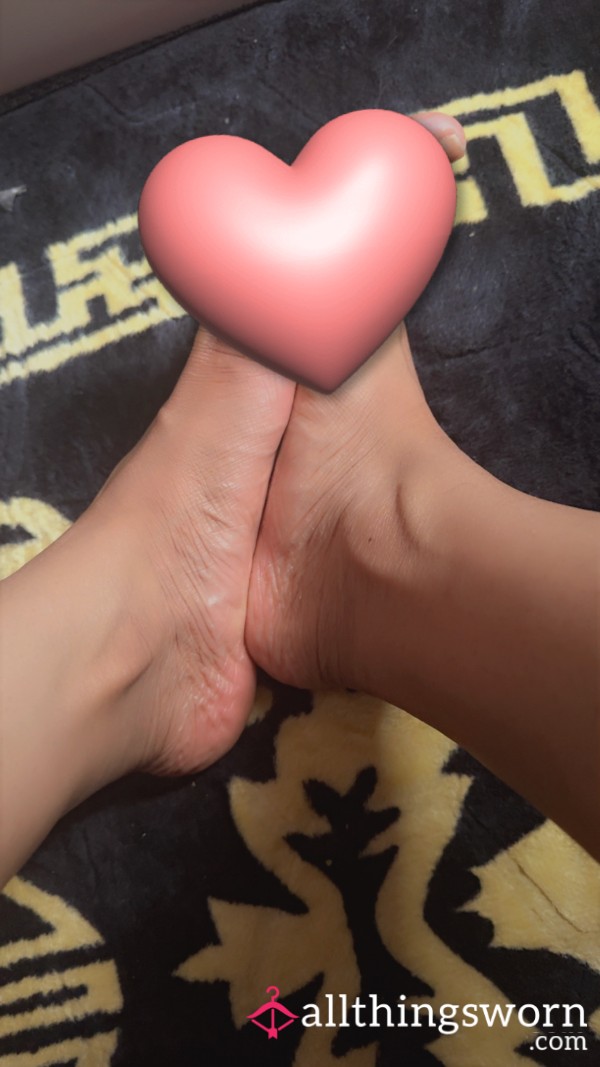 Moisturise My Feet With Me 😍