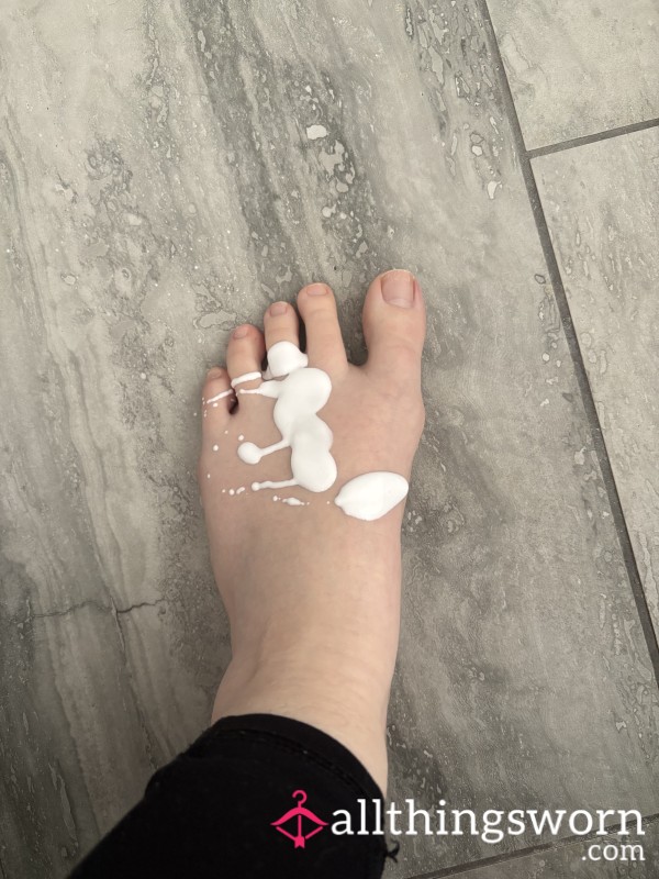 Moisturising And Rubbing Into Feet