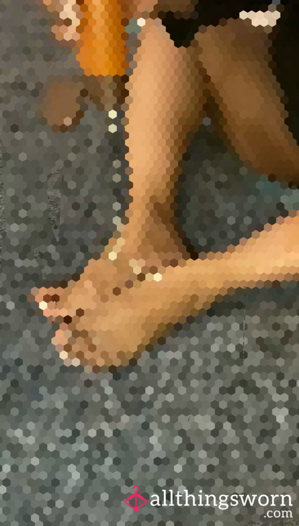 Moisturising My S**y Feet