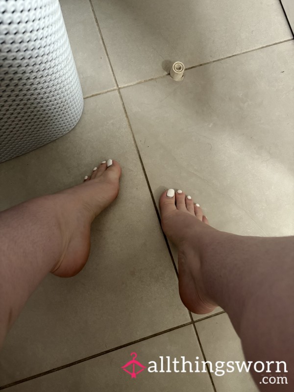 Moisturizing My Feet🦶🏻