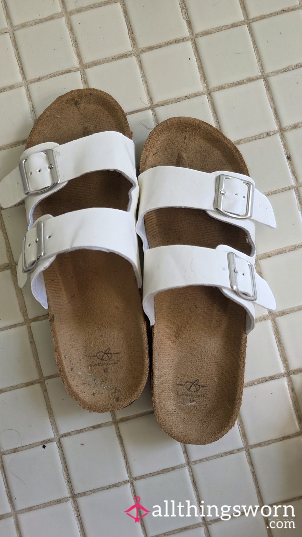 MORE White Sandals 👡