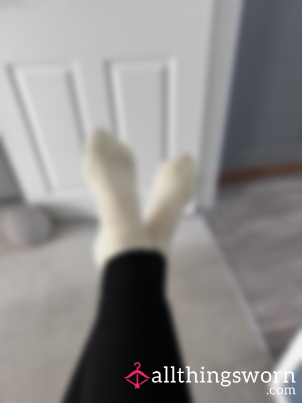 Mrs White Socks 🫦🧦