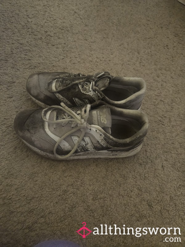 Muddy College Walking Sneakers