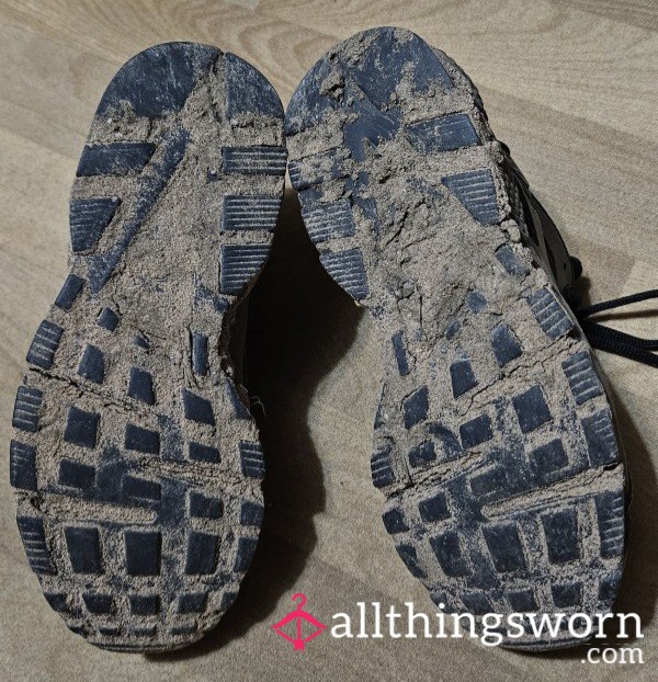 Muddy Shoes Dust