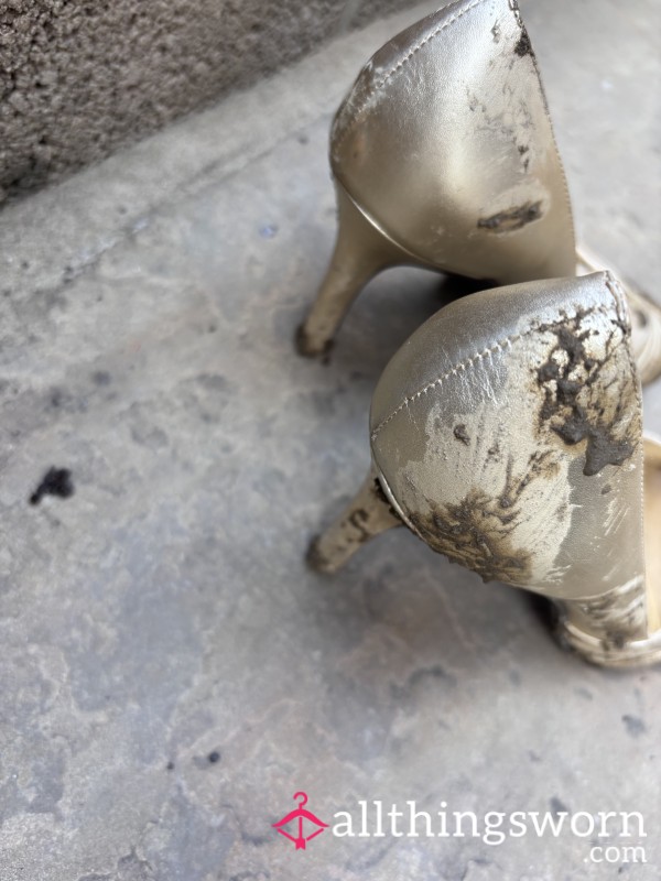 Muddy Toes