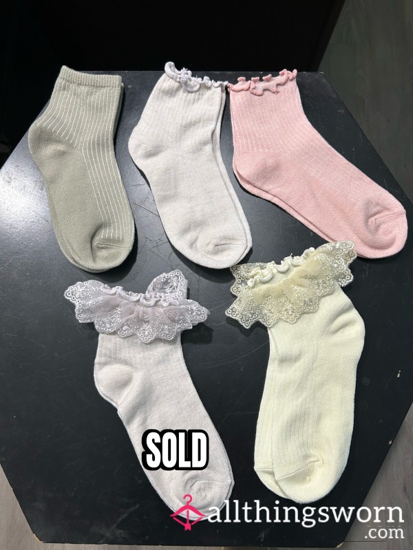 Multi Color Ruffle Socks