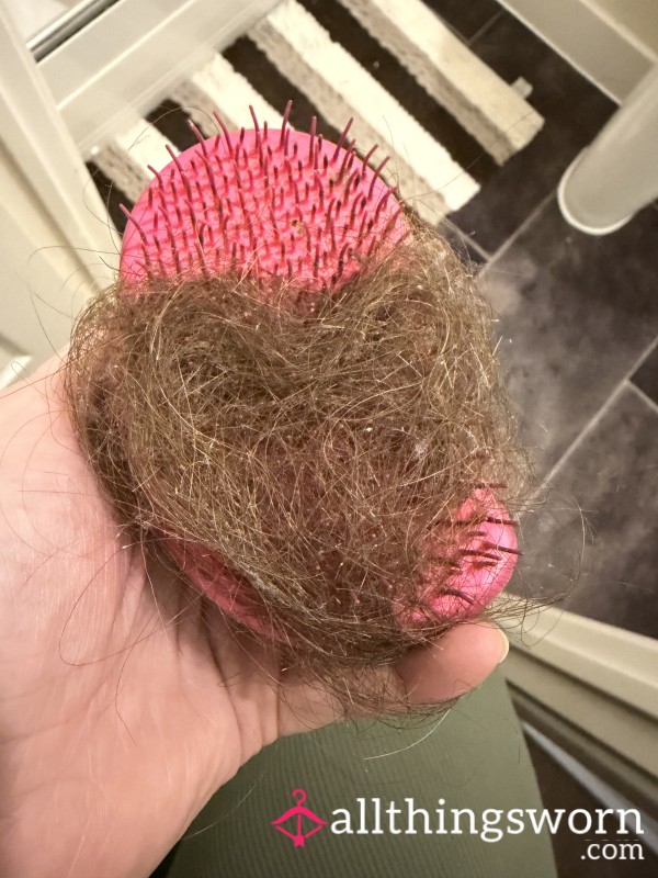 My Beautiful Hair Picked From My Hairbrush Mixed With Dust Build Up- Been Building Up For Weeks! Can We Appreciate How I Made It Into A Heart Too! 🤭❤️