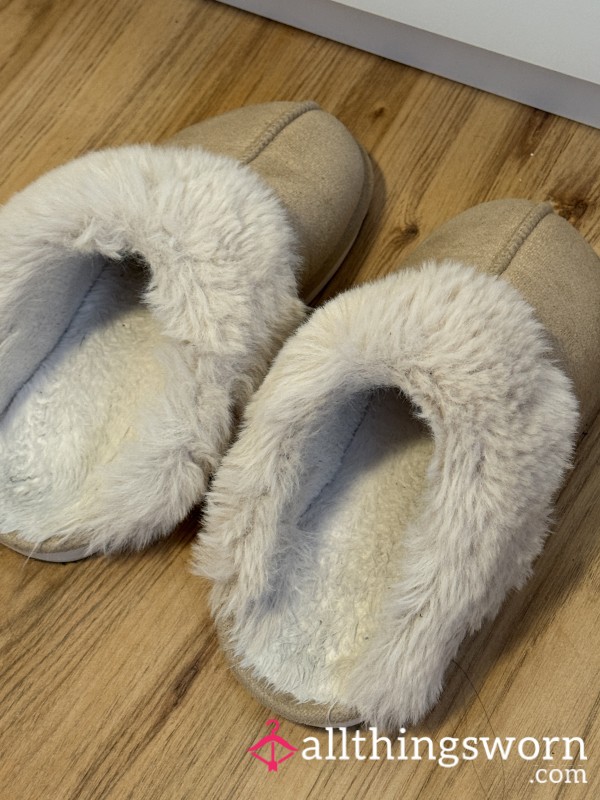 👣☁️ My Comfort Zone: Very Well-Worn & Loved Slippers 🛋️🔥