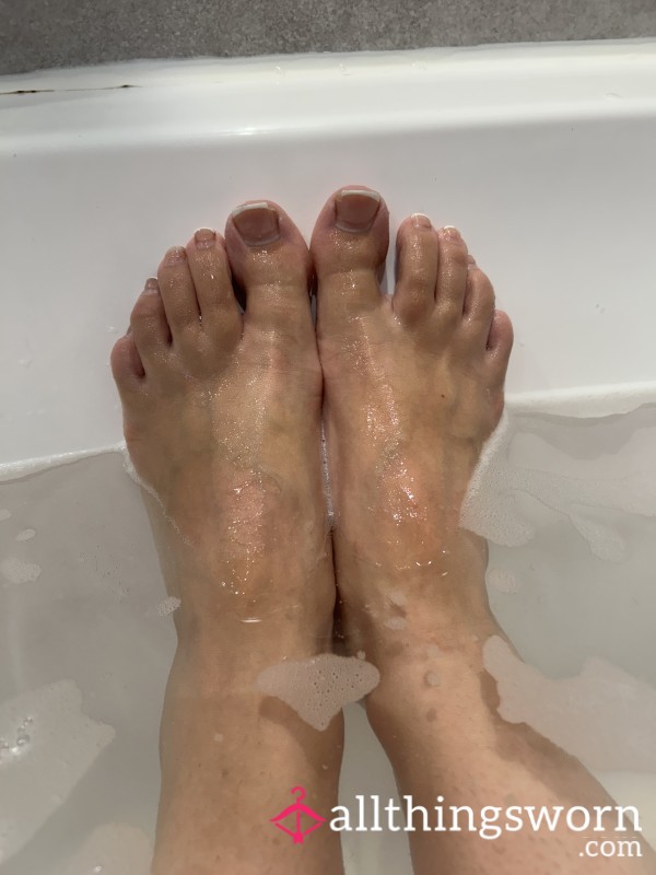 My Cute Feet In The Bath