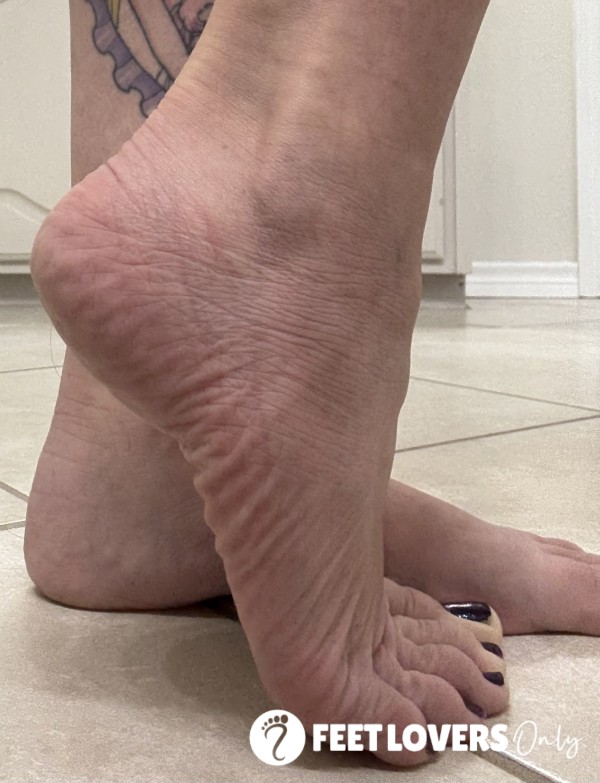 My Cute Wrinkly Feet