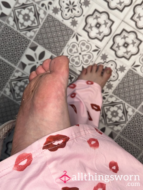 My Dirty Little Piggies Need Doing, Who Wants To Pay For My Appointment?