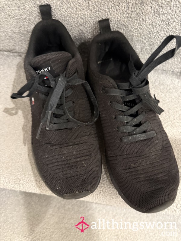 My Dirty Tommy Hilfiger Trainers Need Cleaning