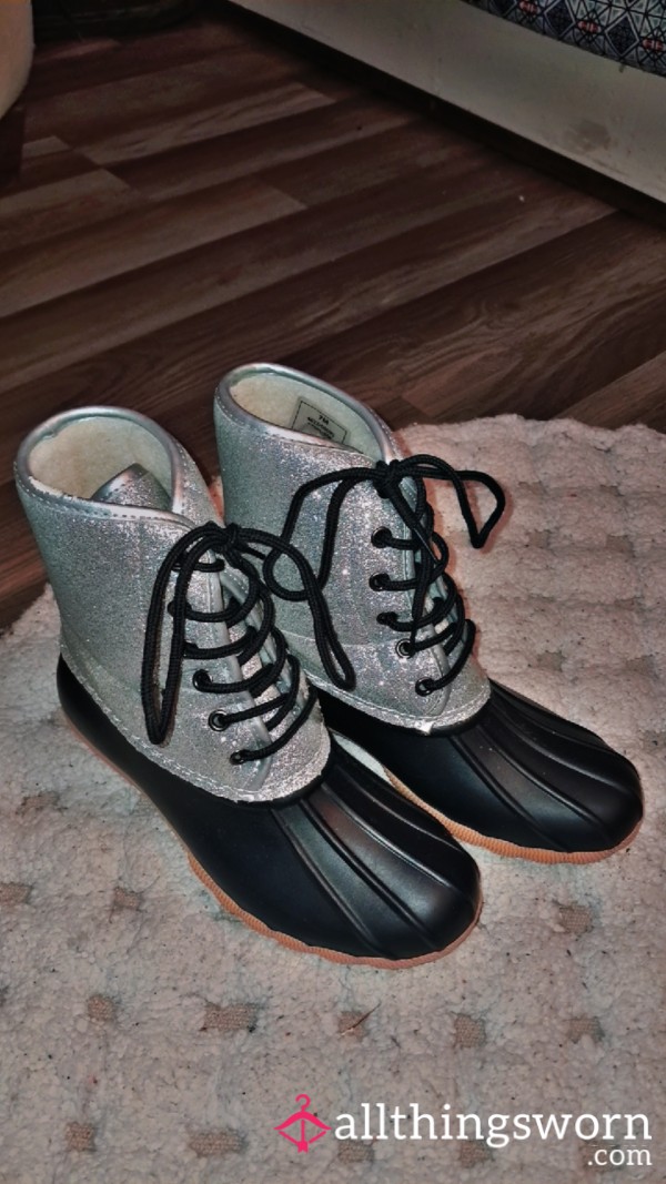 My Disgusting SMELLY Boots 🤢💦 FREE PAIR OF SOCKS INCLUDED