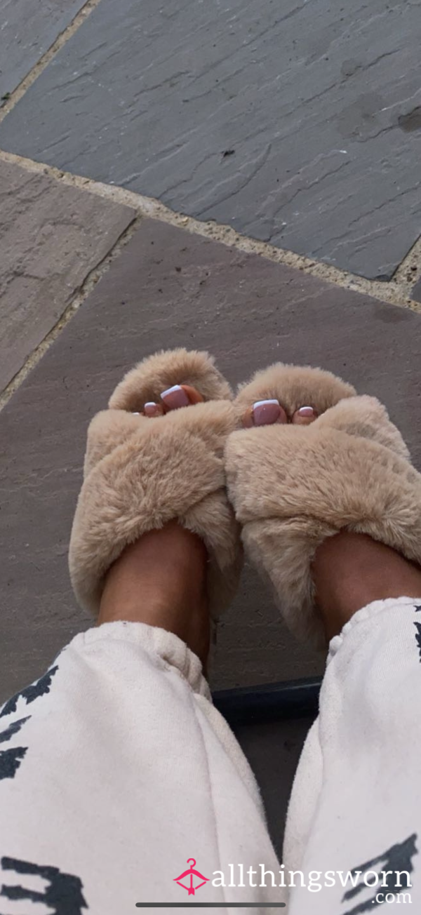 My Feet Need Worshipping🦶🏽👣👠