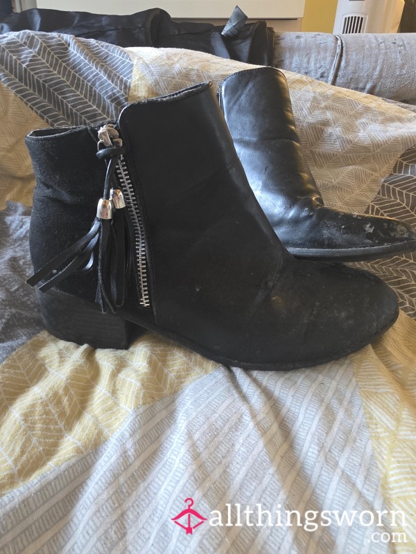 My Lovely Worn Black Boots 👢 😍