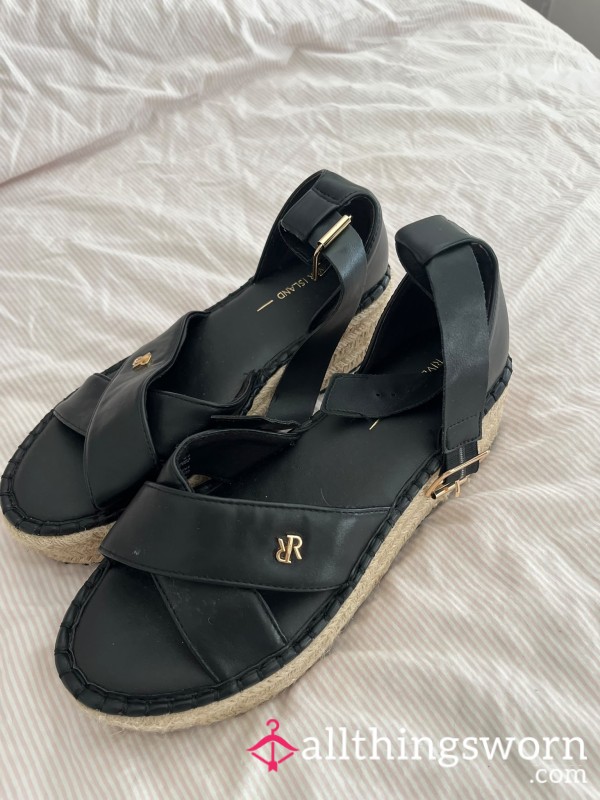 MY MUMS HOLIDAY SANDALS 😌👅
