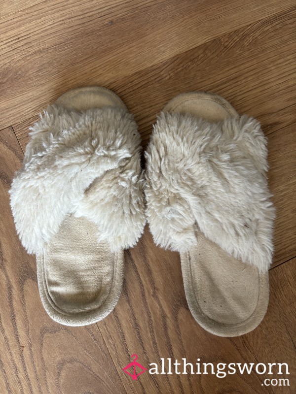 MY MUMS Well Worn Slippers