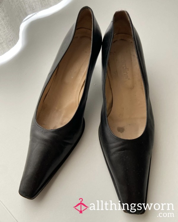 My Old Hotel Uniform Heels 16.0🥵😈 |well-worn| Leather🥵