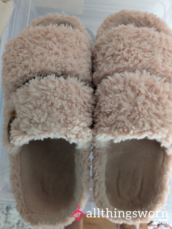 🩷 My Pink Fluffy Slippers 🩷