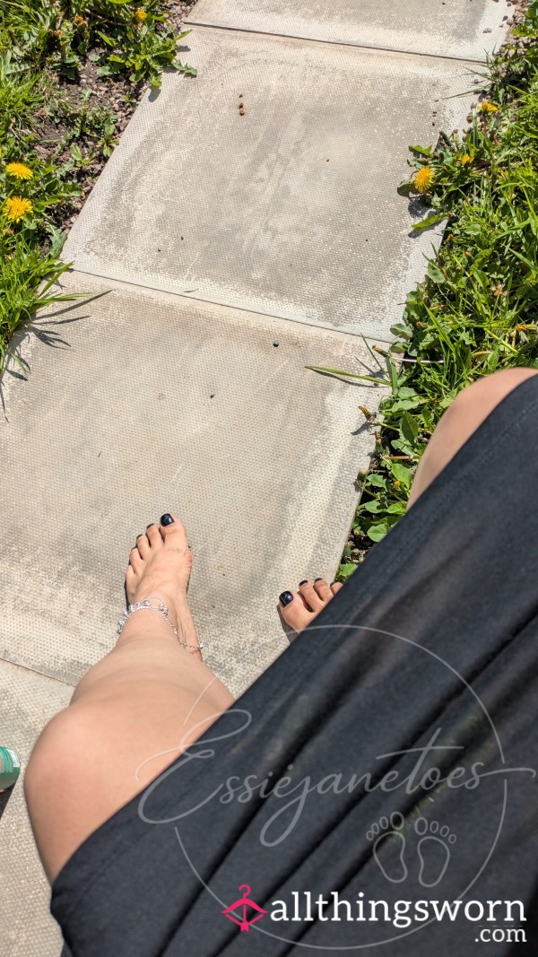 My Pretty Feet Black Pedicure