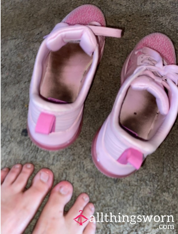 My Sticky Feet Fresh Out My My Hot Pink Shoes