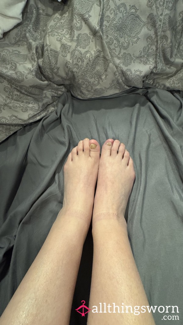 🌸 MY UGLY FEET NEED A Pedicure – I  NEED Soft Soles & Glossy Toes Just For You 💅👣
