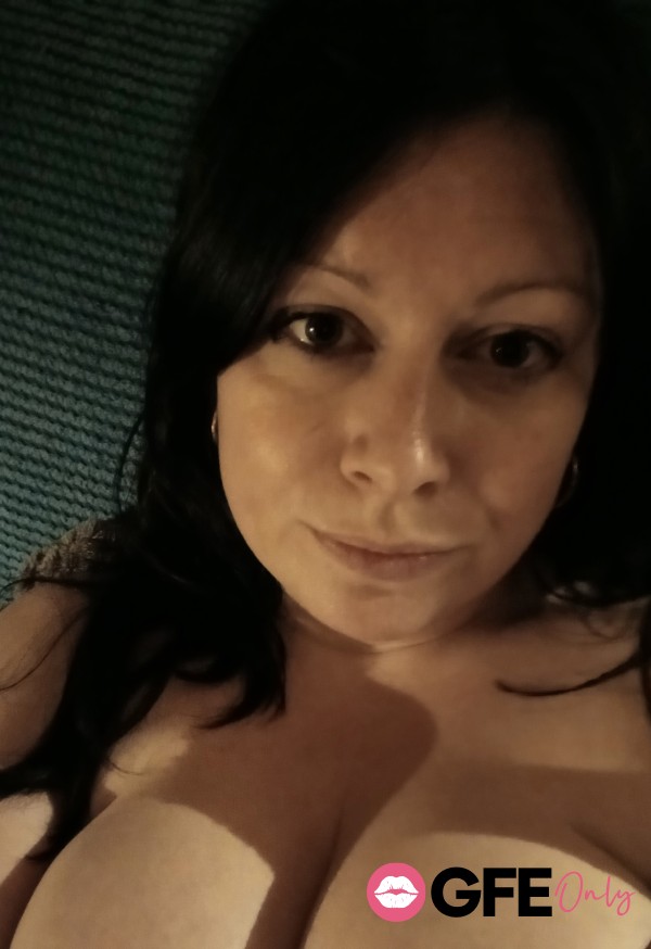 My Very First Instant Content To Share With You S**y Buyers Xx