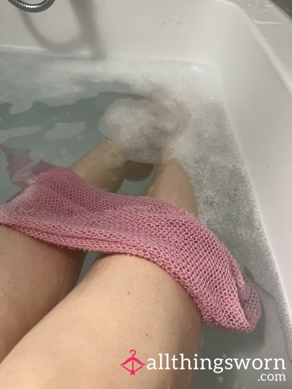 My Well-Used Exfoliating Net Sponge - Touched Every Curve Of My Body 🧼 💋