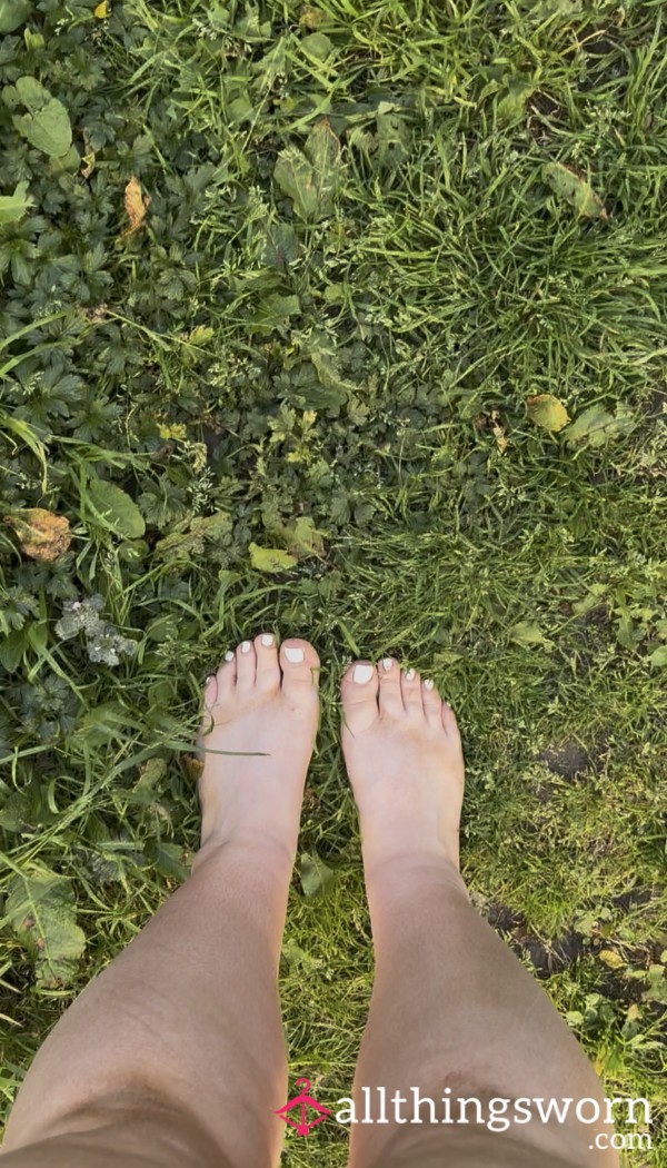 My White Toes In The Gra**