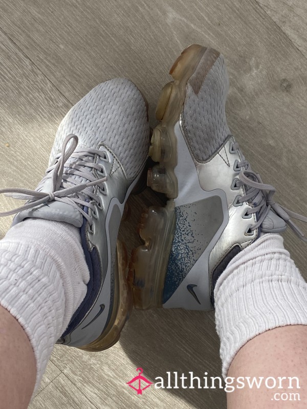 ❌Stinking Nike Gym Trainers - Socks Included