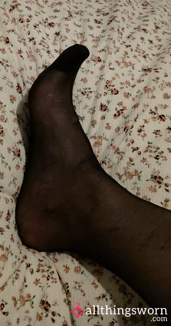 My.feet.in.tights
