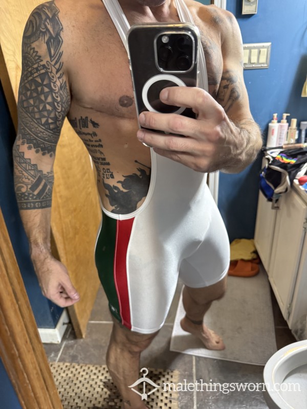 N2N White Singlet