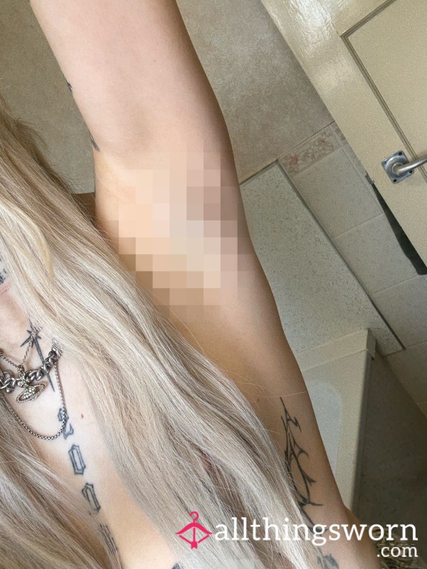 Naked Armpit Shaving In The Bath