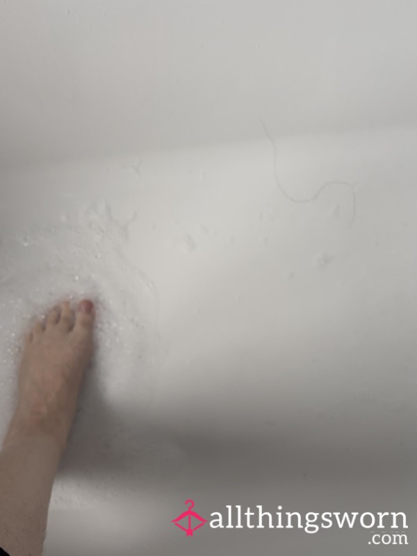 Naked Feet Dry & Washed In Foamy Bubbles ( 5 Pics )