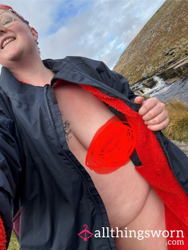 Naked In The Moors 😏