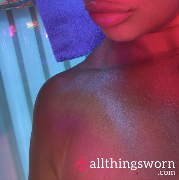 Naked Sunbed Session