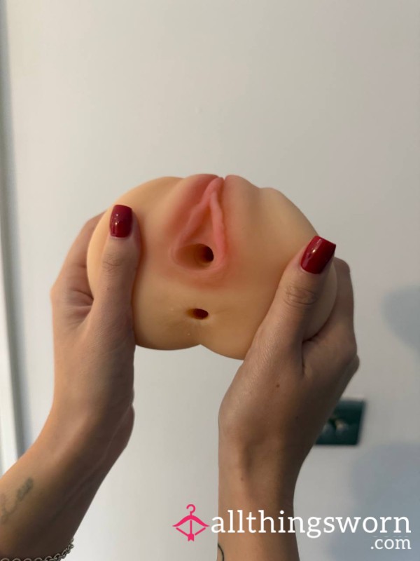 Naomi's Double Holed F**kable Pu**y Clone