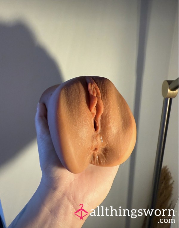 Naomi’s Single Hole F**kable Pu**y Clone