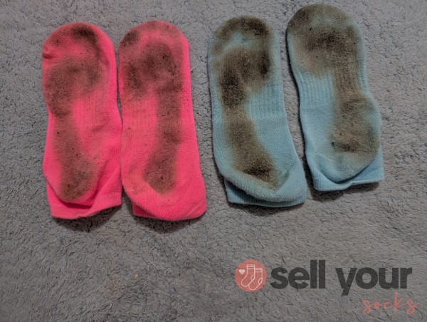 Nasty A** Worn Socks 🧦🧦 By Rainbow 🌈🌈🤤🤤
