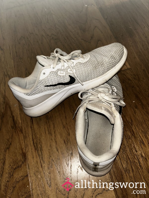 Stinky Ripe Nike’s