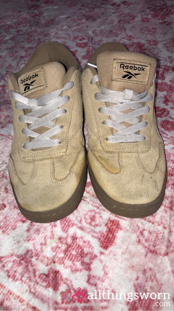 NASTY REEBOK SNEAKERS