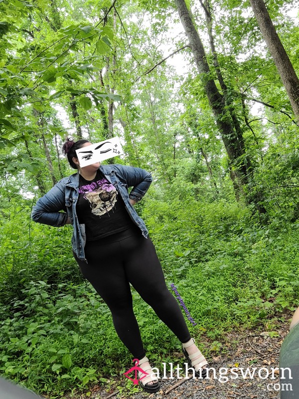 Natural Beauty BBW In Nature 🌿🍈🍈🍑