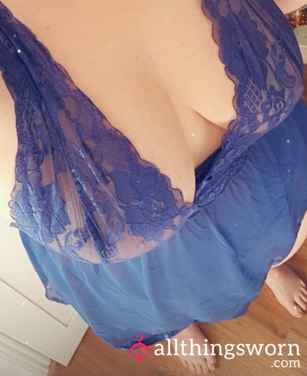 Natural, Curvy Body Bared For All To See