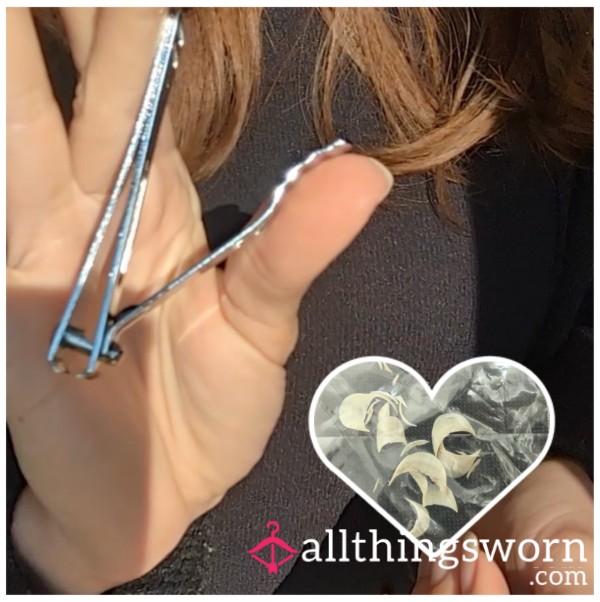Extra-long Finger Nail Clippings