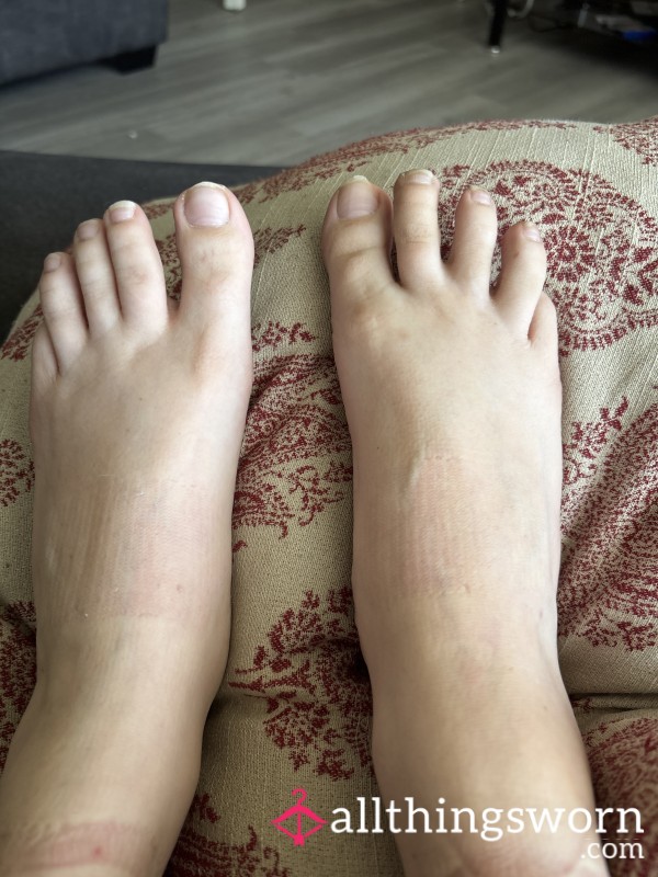 Natural Unpedicured Feet