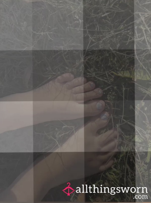 Nature Loving Toes