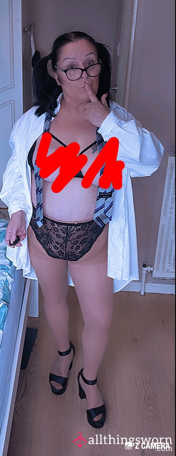 10 Naughty Tittie Pics 📸