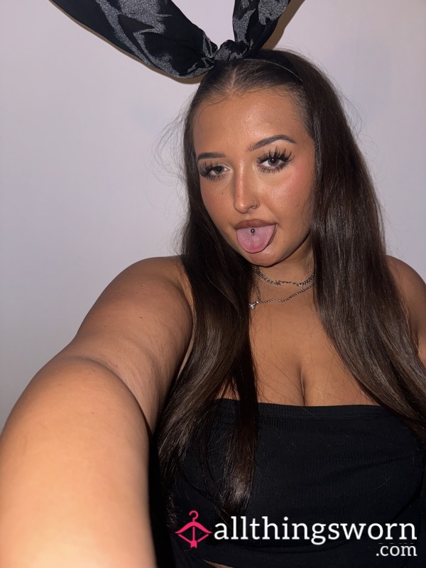 Naughty Bunny 🖤
